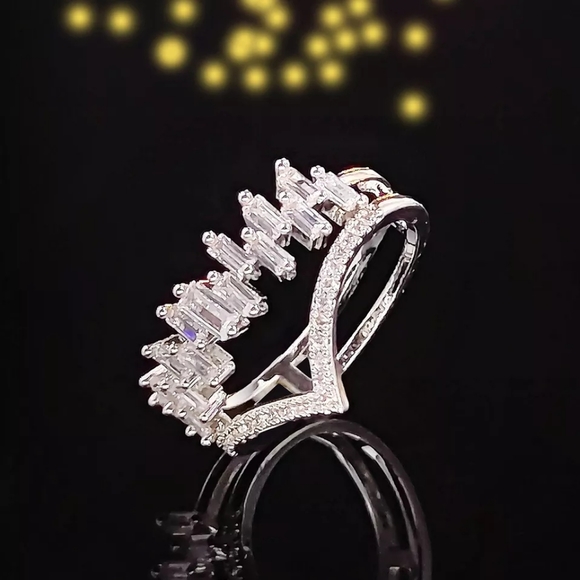 Designer Inlaid Diamonds Ring - Picture 3 of 4